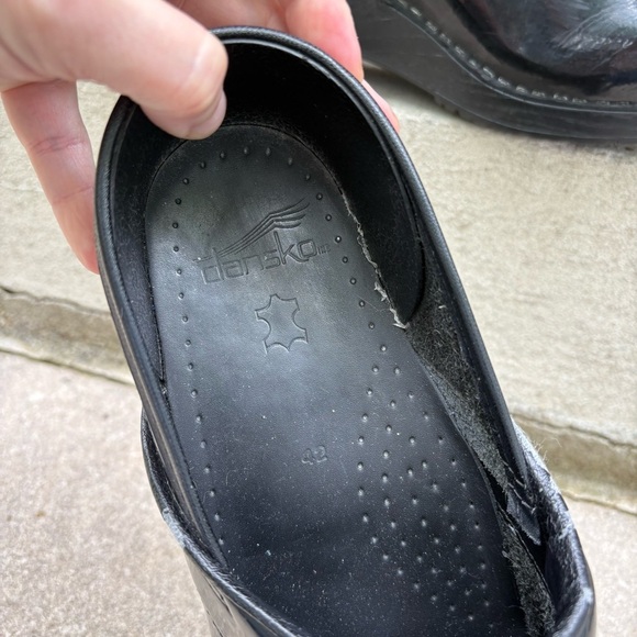 Dansko Black Patent Leather Clogs Size 42 - Picture 6 of 7